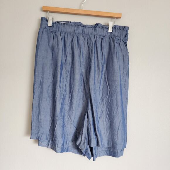 Torrid Plus Size Self Tie Paperbag Waist Mid Short in Chambray Blue Size 6X - Picture 2 of 11